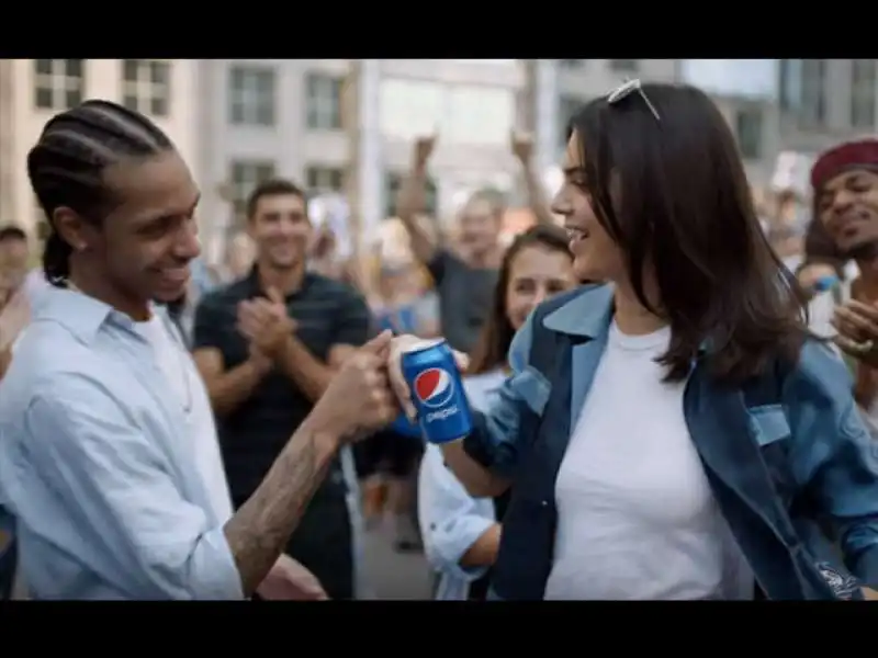 kendall  jenner  pepsi 