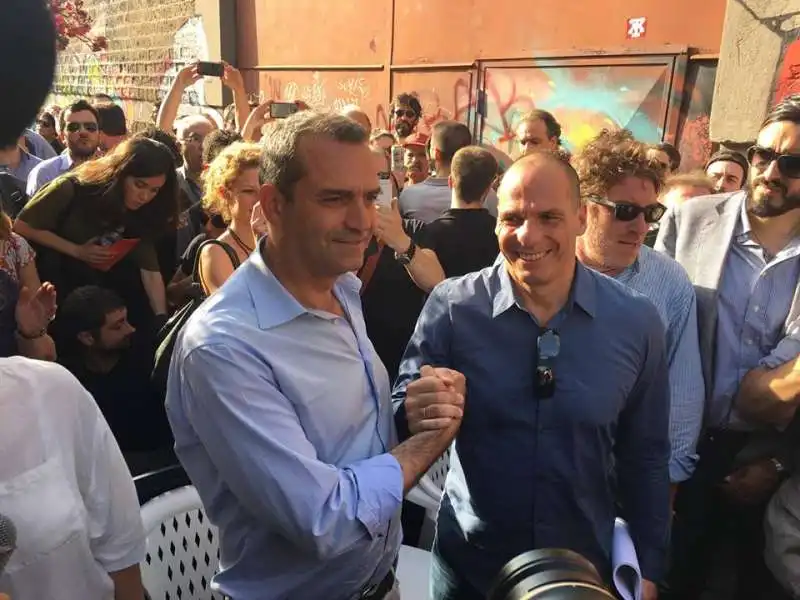 LUIGI DE MAGISTRIS CON VAROUFAKIS