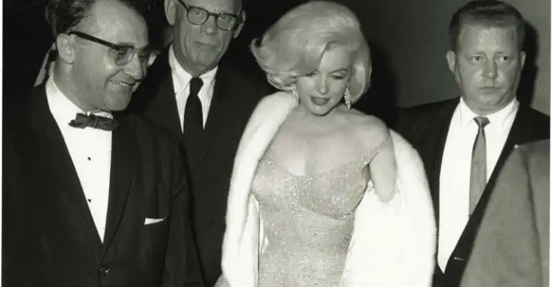 marilyn indossa il jean louis