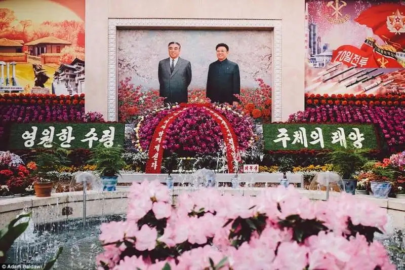 mosaico dei leader a pyongyang