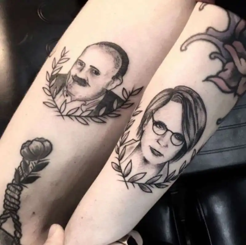 tatuaggi maria de filippi maurizio costanzo