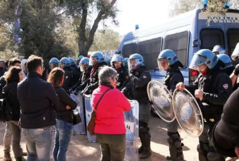 ulivi in puglia   la protesta dei no tap 6