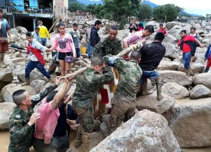 valanga di fango in colombia  4