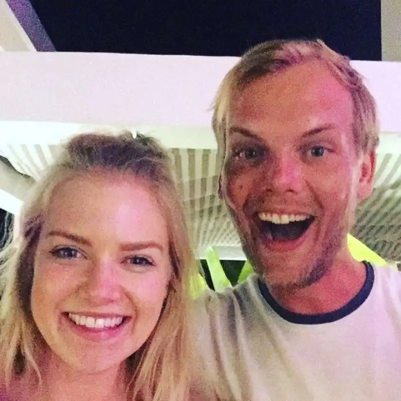 avicii con  i fan in oman