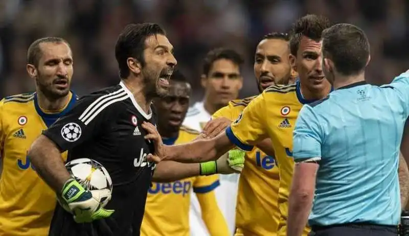 Buffon-Del-Piero-arbitro-781x450