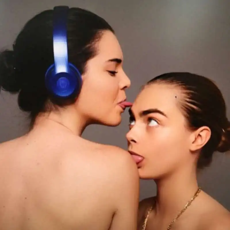 cara delevingne kendall jenner 2