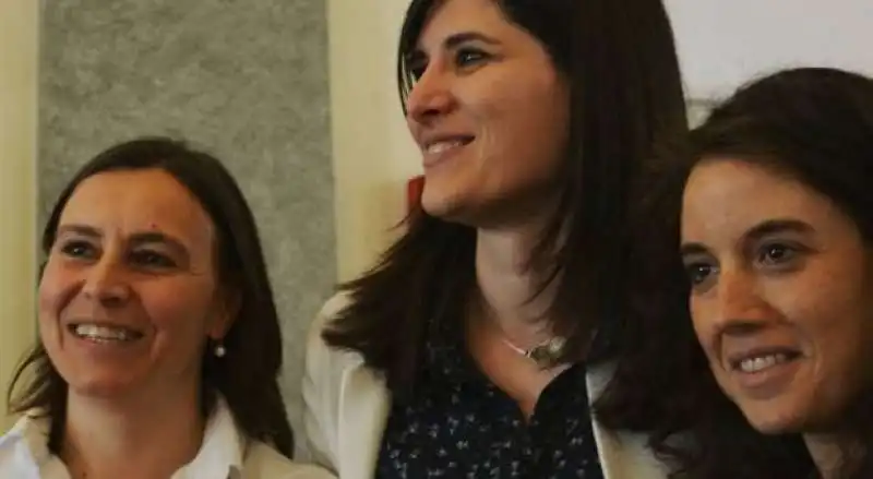 chiara foglietta e micaela ghisleni con chiara appendino