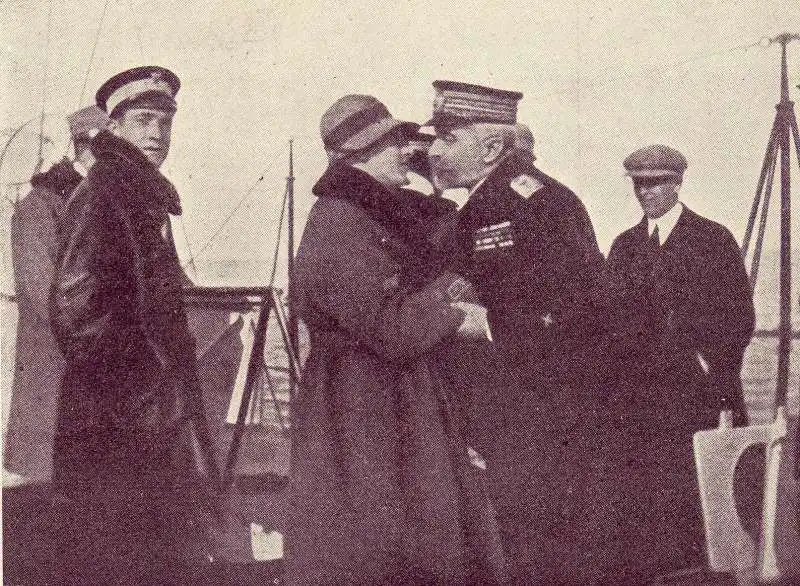 gabriele d'annunzio e l ammiraglio enrico millo