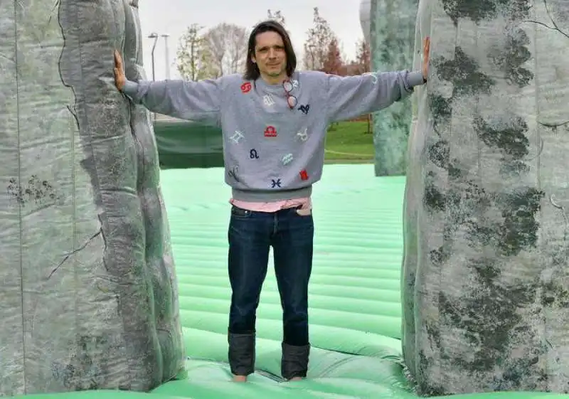 jeremy deller a milano per stonehenge