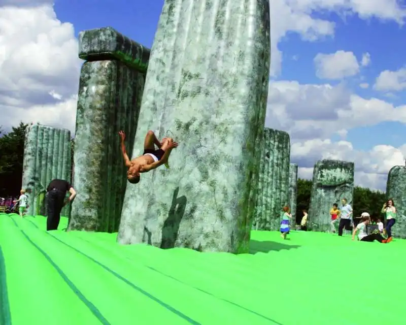 l'installazione stonehenge