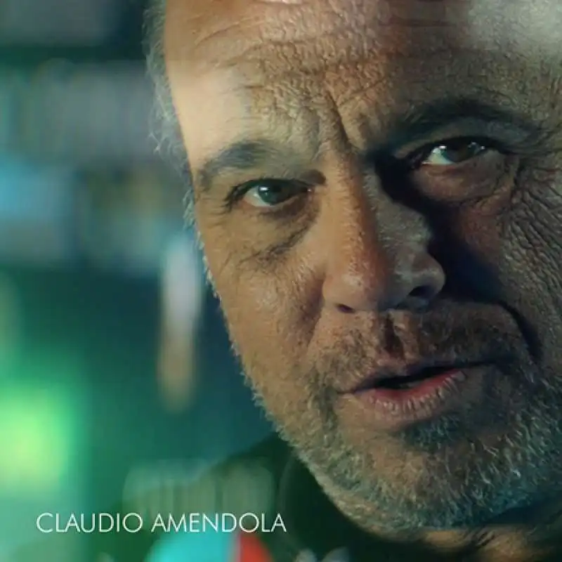 lo spot di claudio  amendola per le scommesse online