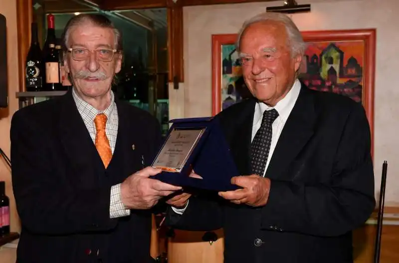 marcellino radogna premiato da gianni melidoni