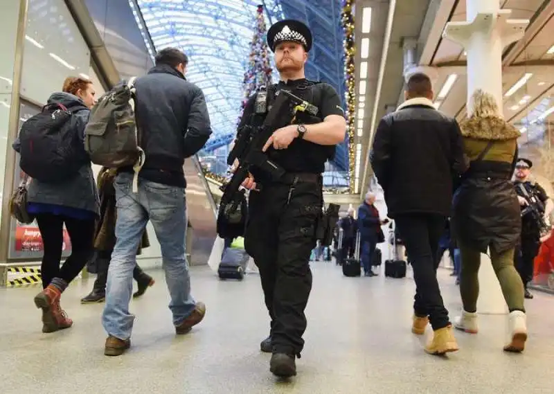 POLIZIA A LONDRA