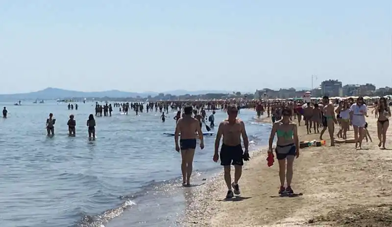 rimini mare spiaggia_950x551