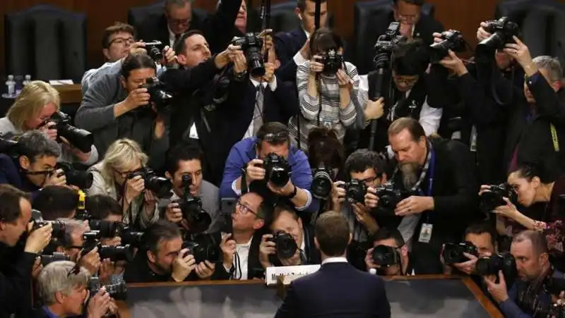 UDIENZA DI ZUCKERBERG AL SENATO