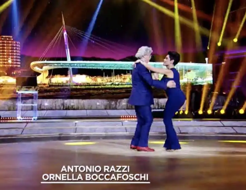 antonio razzi balla gagnam style a ballando con le stelle 4