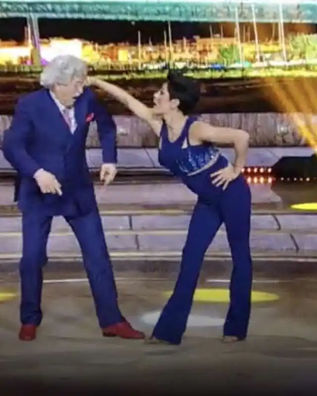 antonio razzi balla gagnam style a ballando con le stelle 6