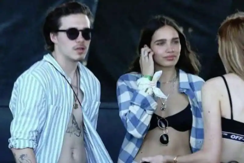 brooklyn beckham e hana cross