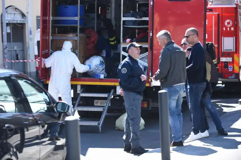 busta sospetta al quartier generale della lavazza a torino 11