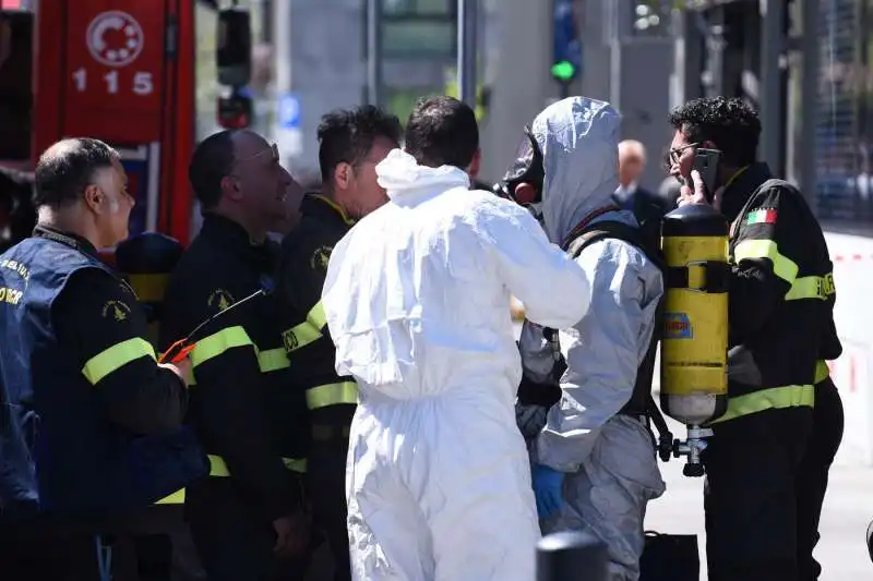 busta sospetta al quartier generale della lavazza a torino 5