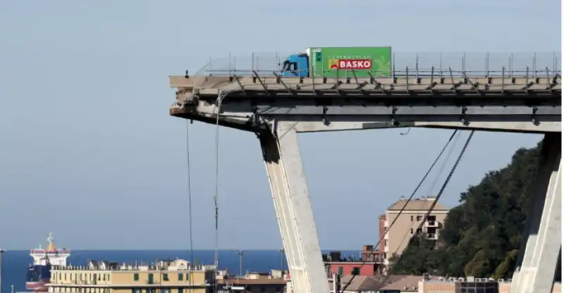 camion basko ponte morandi