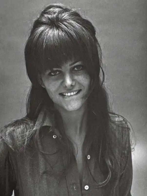 claudia cardinale nell'artwork di blonde on blonde ph jerr schatzberg