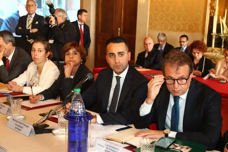 di maio in prefettura a taranto 10