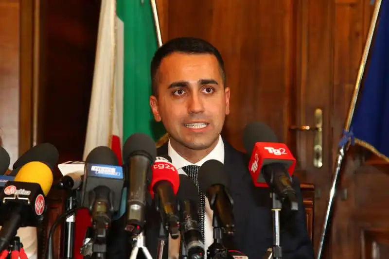 di maio in prefettura a taranto 14