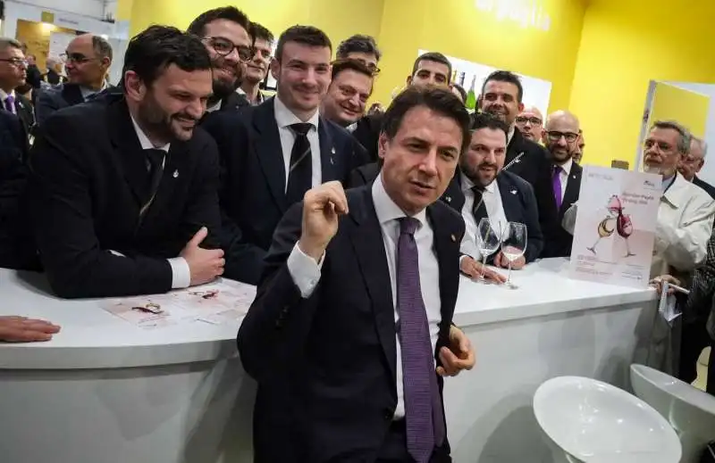 giuseppe conte a vinitaly 2