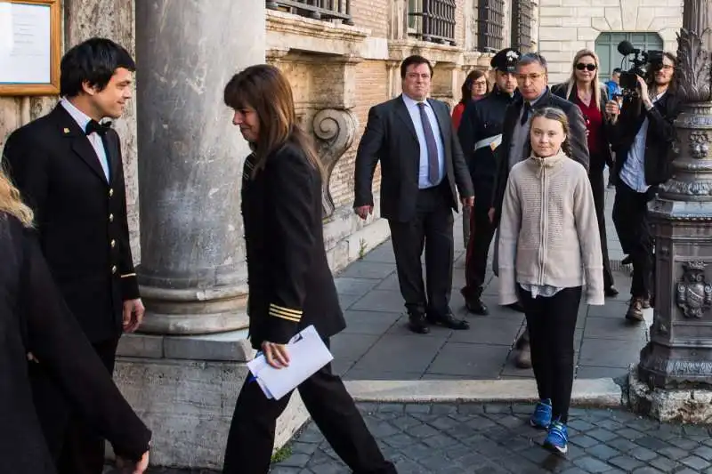 greta thunberg entra in senato 2