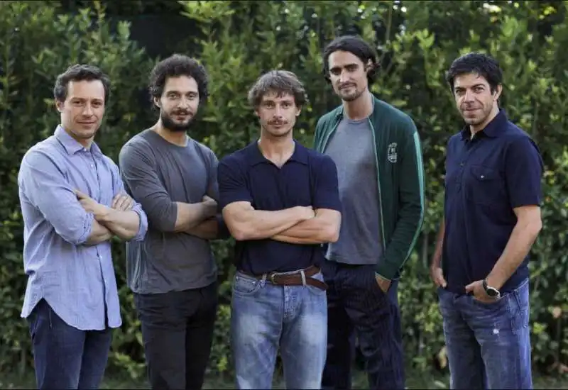 il cast di baciami ancora 1