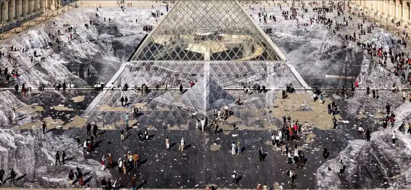 installazione al louvre di jr 2