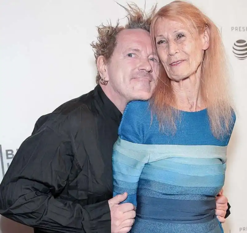  johnny rotten e la moglie nora