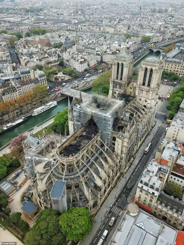 la cattedrale di notre dame dopo l incendio