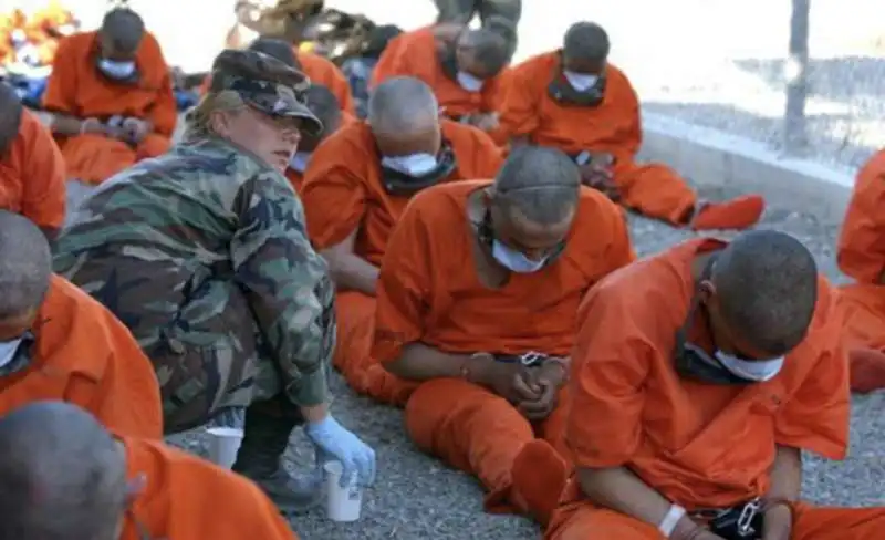 la prigione di guantanamo 10