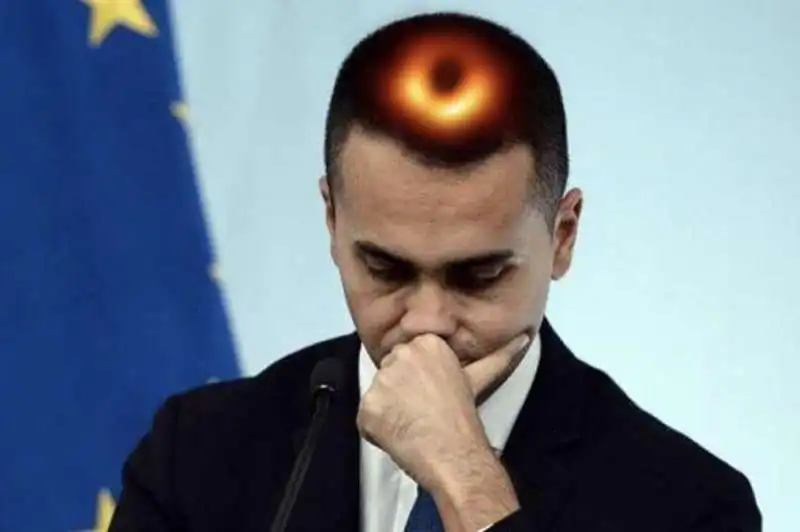 LUIGI DI MAIO E IL BUCO NERO