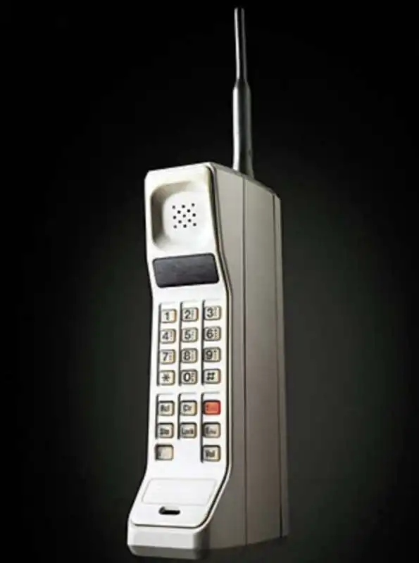 motorola dynatac 8000x  9