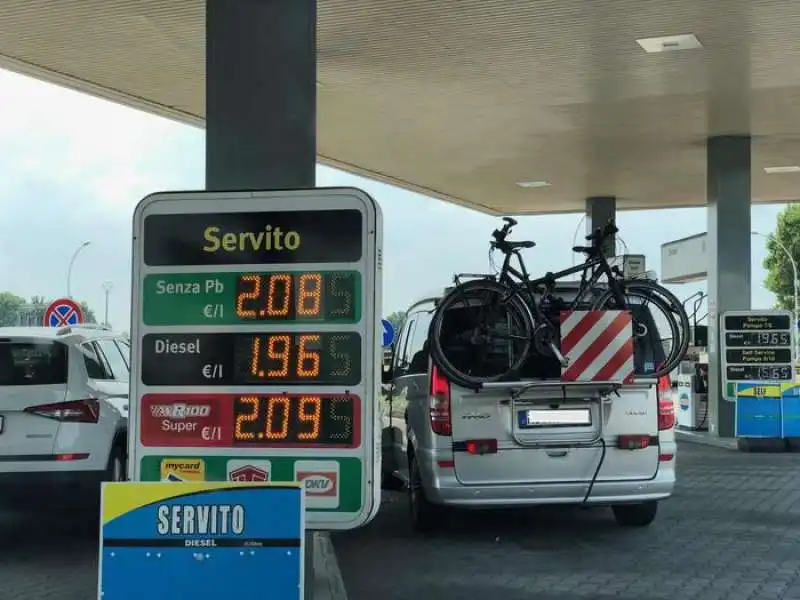 PREZZI BENZINA IN AUTOSTRADA