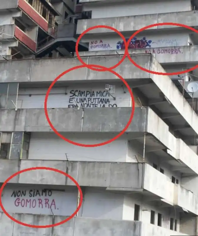 scampia   scritte contro gomorra 2