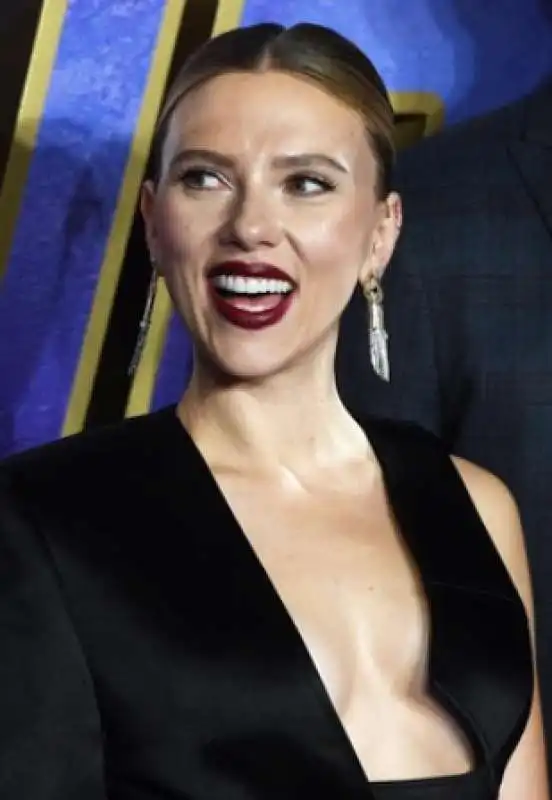 scarlett johansson  3