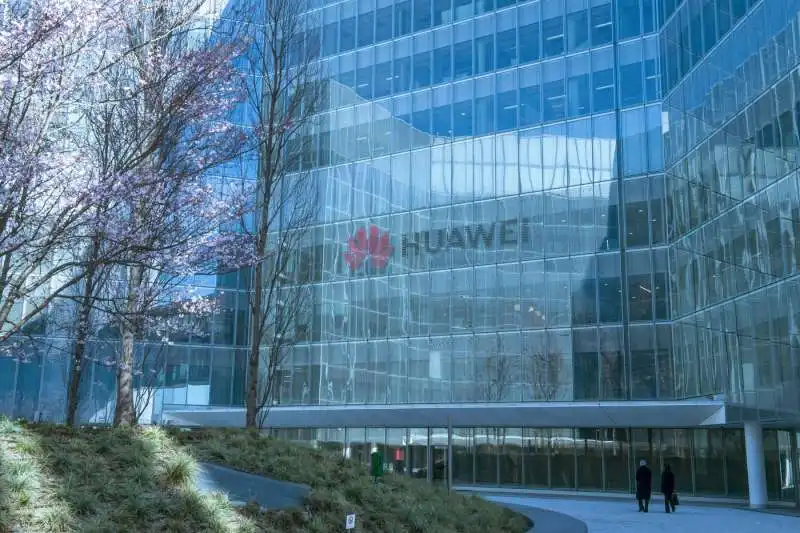 sede huawei milano