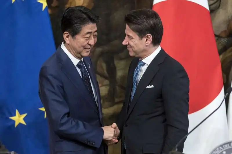 shinzo abe a roma incontra giuseppe conte 11