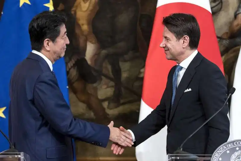 shinzo abe a roma incontra giuseppe conte 9