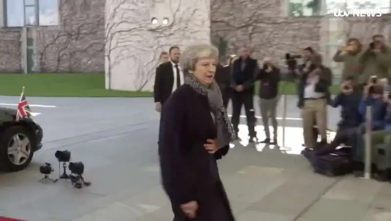 theresa may a berlino 6