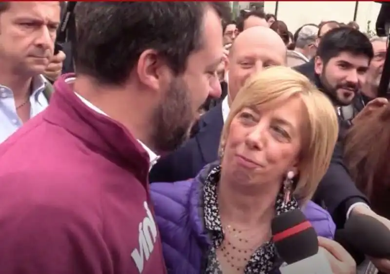 VINITALY - SALVINI E LA SIGNORA CHE GLI CHIEDE DI MOLLARE DI MAIO