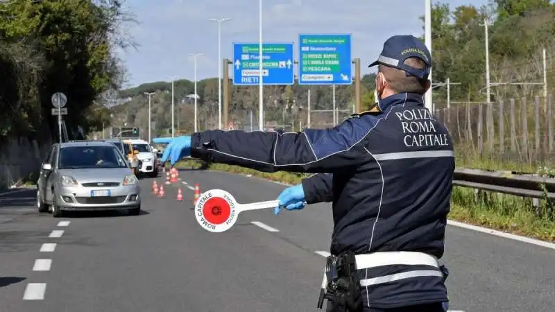 CONTROLLI SULLE STRADE DI ROMA