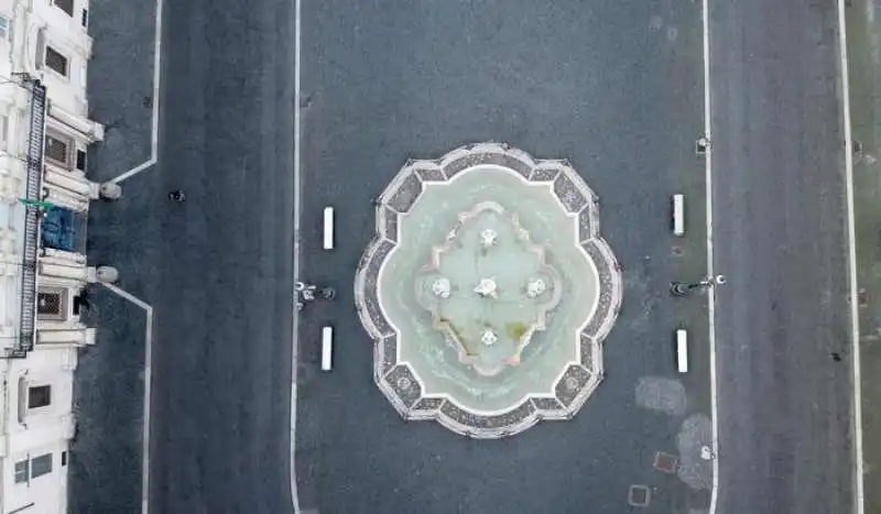 coronavirus   le foto di roma vista dal drone 6