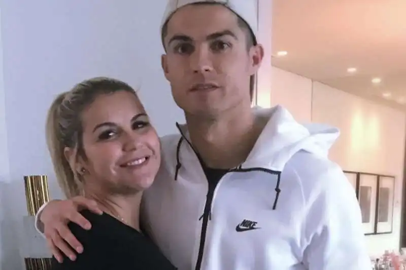 CRISTIANO RONALDO E LA SORELLA KATIA AVEIRO