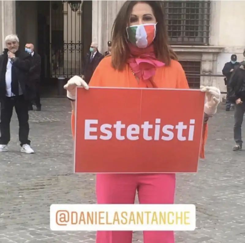 daniela santanche'   flash mob contro la fase 2