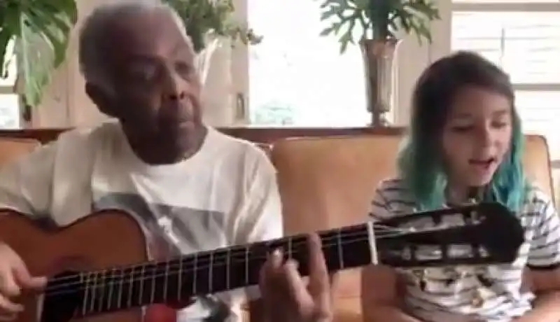 GILBERTO GIL CANTA VOLARE